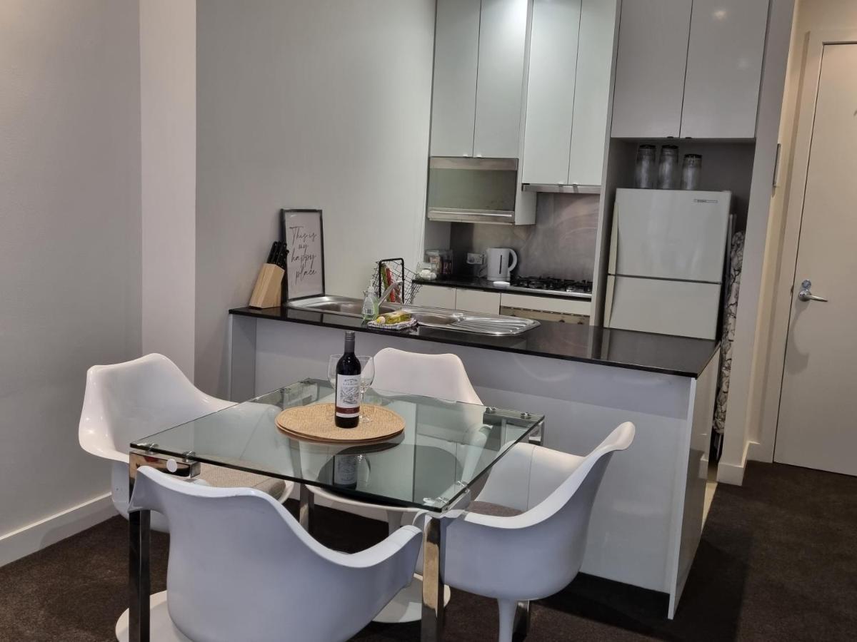 Collins Central 2-Bd Apartment With Pre-Reserve Parking 멜번 외부 사진